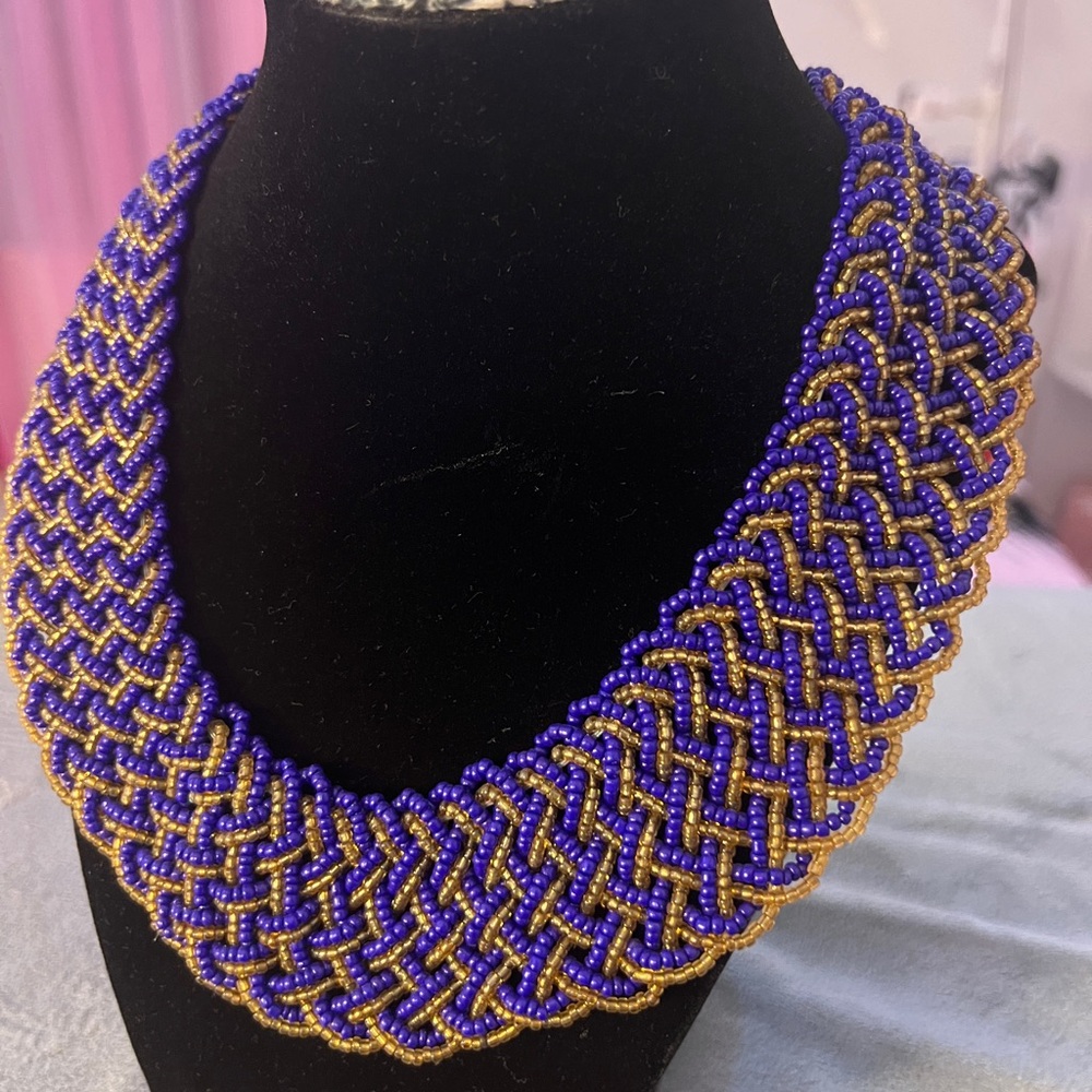 Elegant Beaded Necklace in Blue and Gold